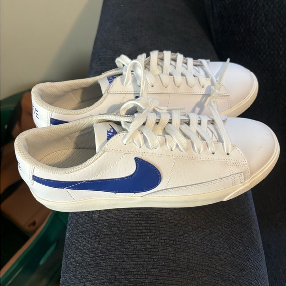 Blazers - Picture 3 of 5